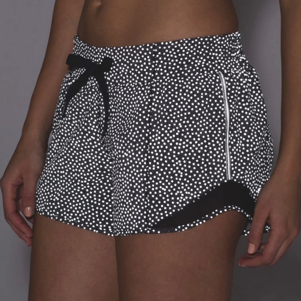 Lululemon Size 6 Hotty Hot Reflective Shorts